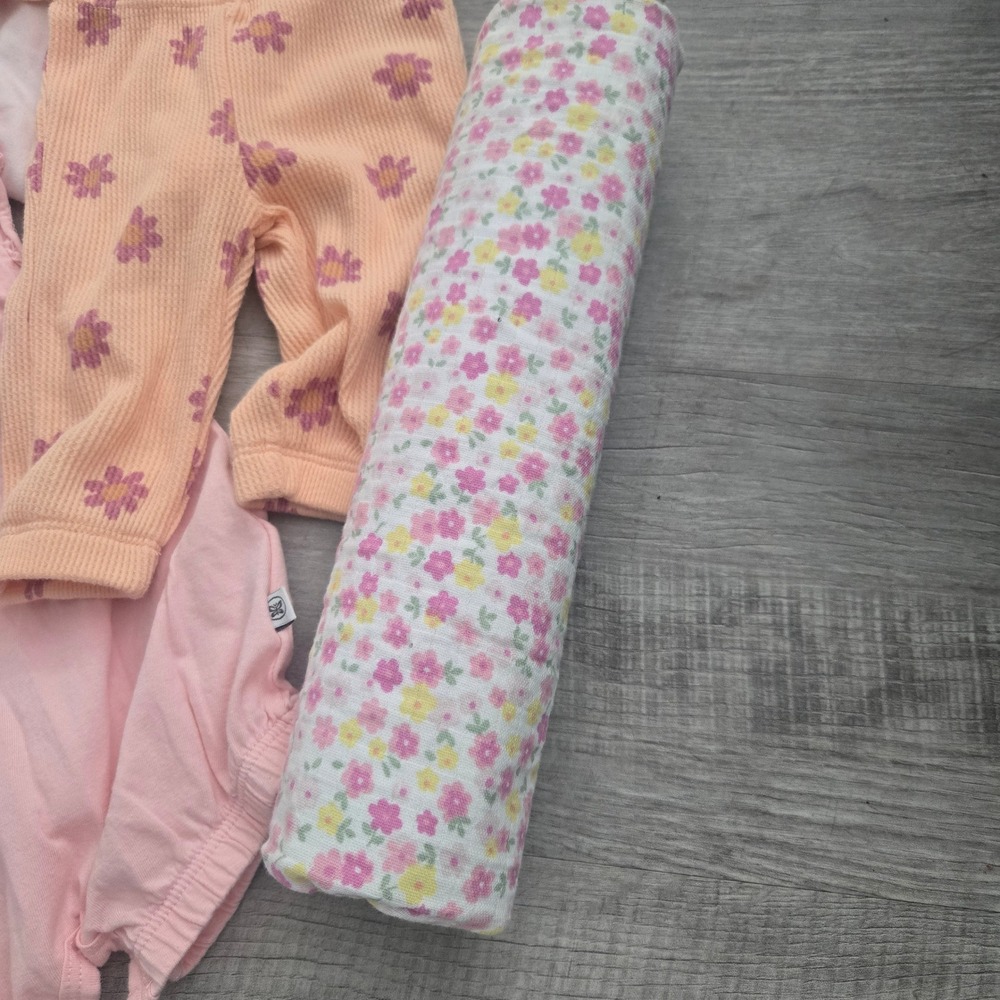 Carters Gerber Baby Girl Newborn Honest Company Bodysuit Sleeper Lot 26pc Bundle - Picture 11 of 11